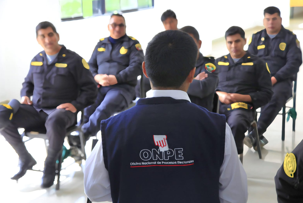 ODPE ANDAHUAYLAS CAPACITA A LA PNP EN EDUCACIÓN ELECTORAL EN APURÍMAC